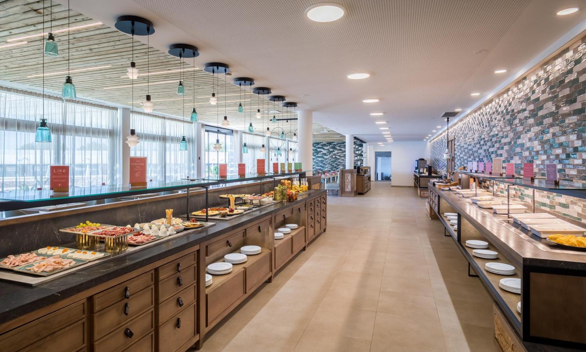 Barcelo Nura Hotel Sant Lluis Exterior photo
